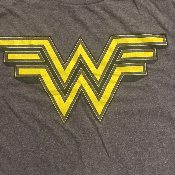 WW84 Wonder Woman 2xl(19) T-Shirt - Picture 2 of 3